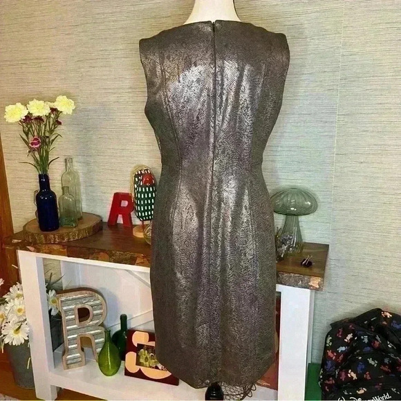 Calvin Klein Metallic Foil Snake Print Sheath Dress Women’s Size 6 Gray Silver - Picture 6 of 11